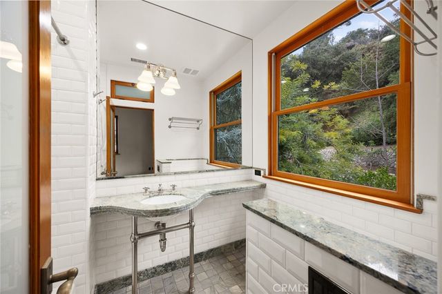 5310 Linda Vista, La Canada Flintridge, CA 91011
