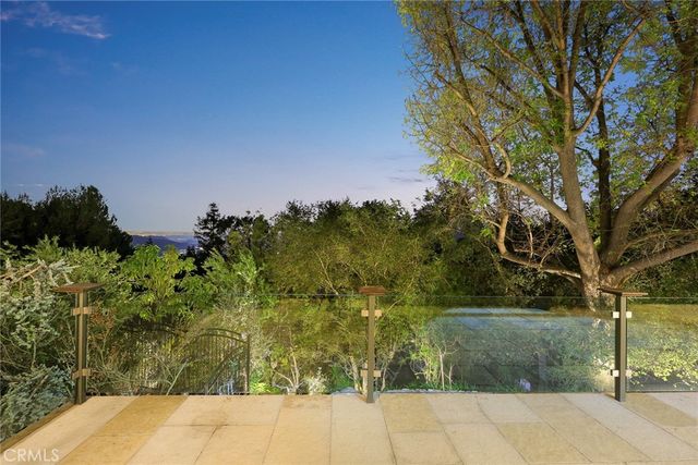 5310 Linda Vista, La Canada Flintridge, CA 91011