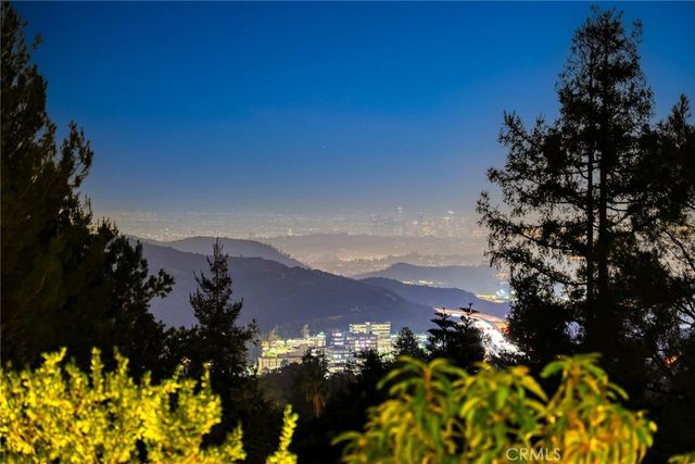 5310 Linda Vista, La Canada Flintridge, CA 91011