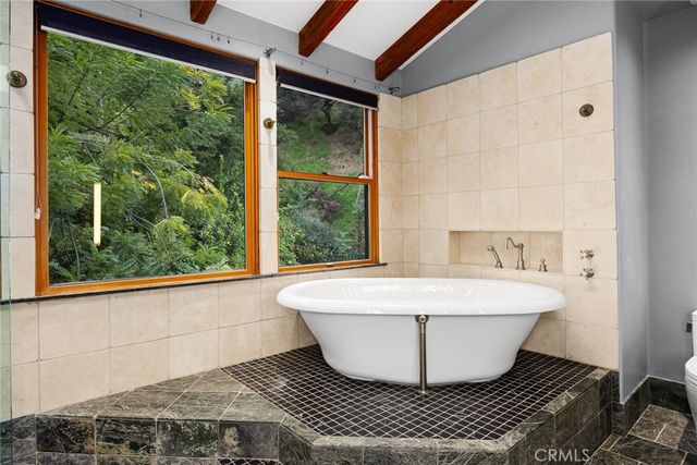 5310 Linda Vista, La Canada Flintridge, CA 91011