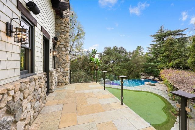 5310 Linda Vista, La Canada Flintridge, CA 91011