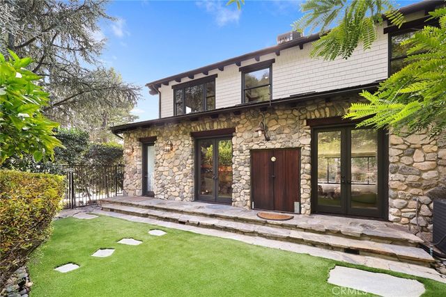 5310 Linda Vista, La Canada Flintridge, CA 91011