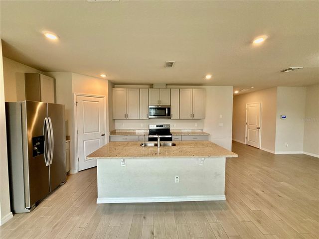 3204 FRESNO PLACE, Zephyrhills, FL 33541