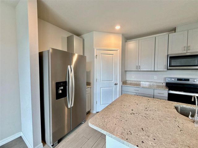 3204 FRESNO PLACE, Zephyrhills, FL 33541