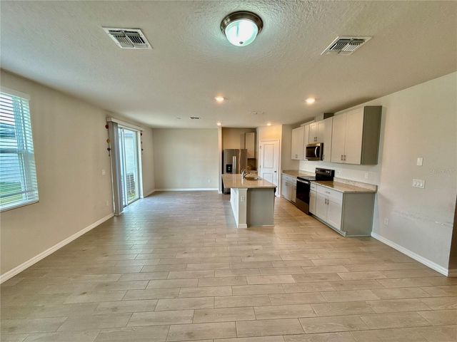 3204 FRESNO PLACE, Zephyrhills, FL 33541