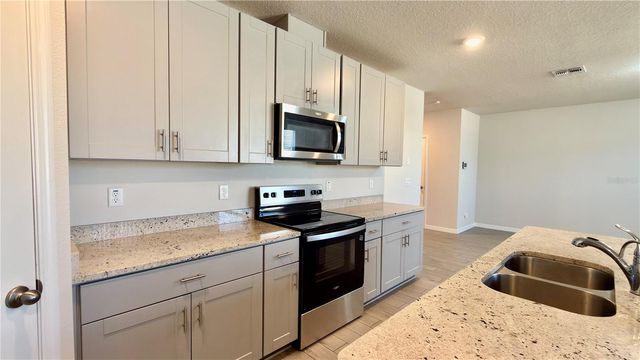 3204 FRESNO PLACE, Zephyrhills, FL 33541