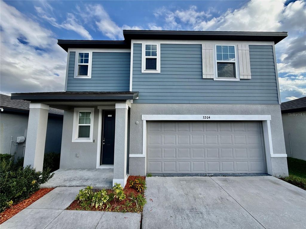 Image 1 of property listing at 3204 FRESNO PLACE, Zephyrhills, FL 33541