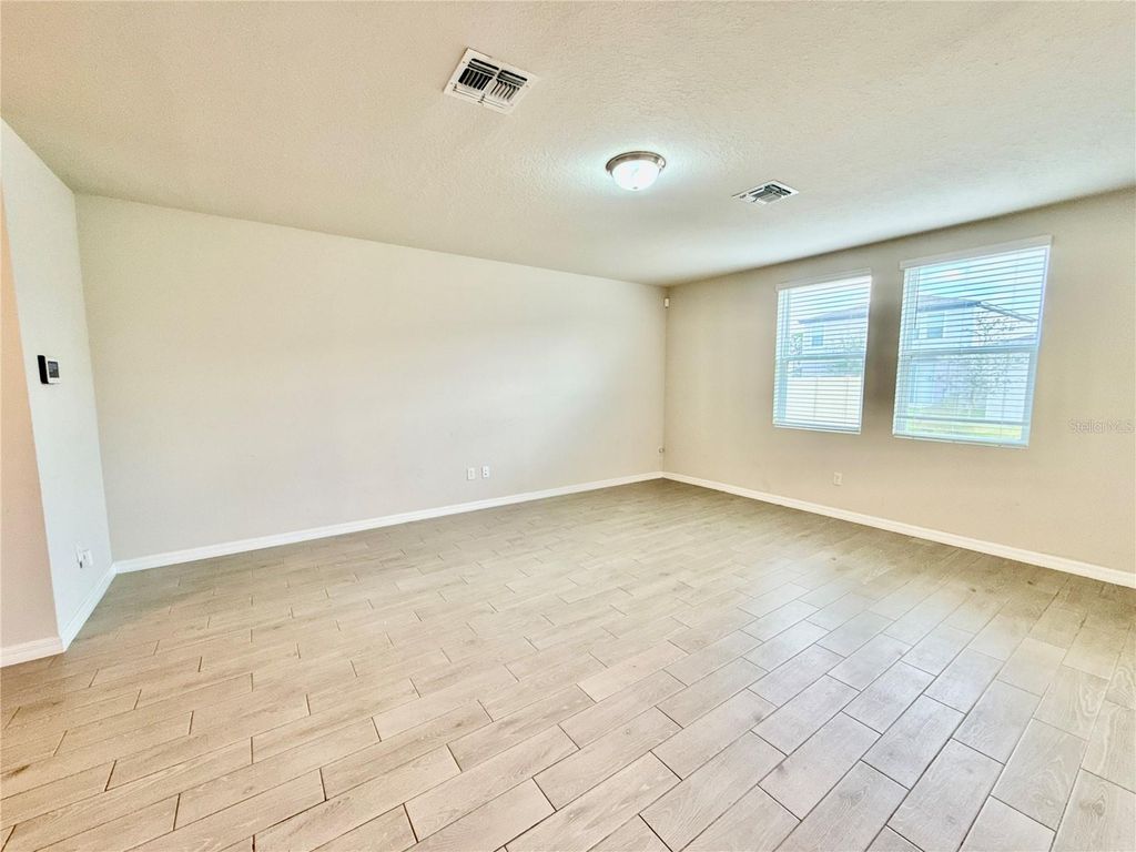 Image 15 of property listing at 3204 FRESNO PLACE, Zephyrhills, FL 33541