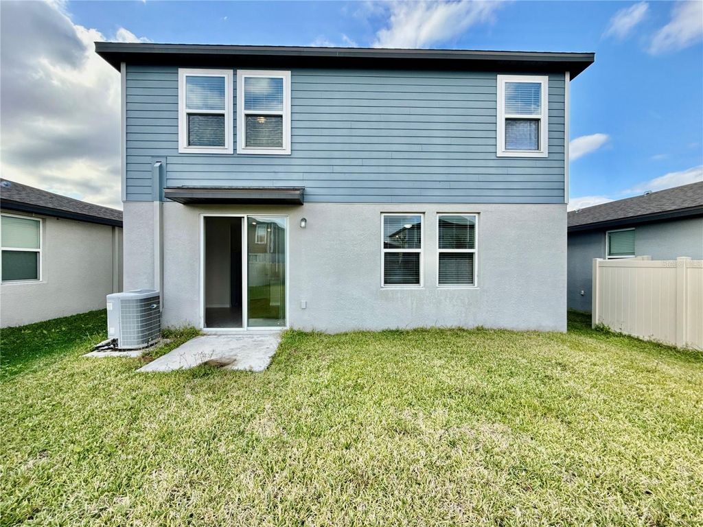 Image 19 of property listing at 3204 FRESNO PLACE, Zephyrhills, FL 33541