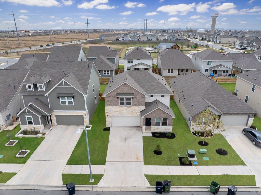 108 Greenfinch ST, Hutto, TX 78634