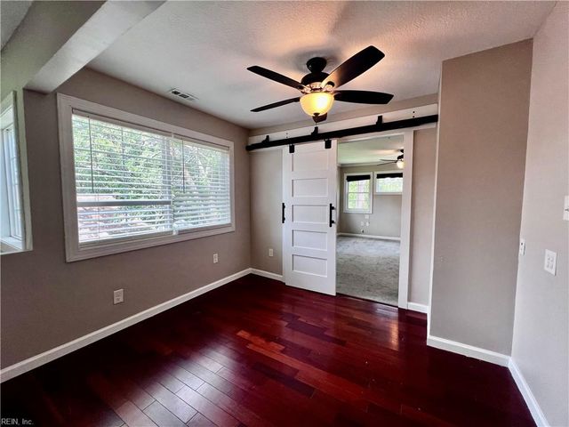 684 Orangewood DR, Virginia Beach, VA 23453