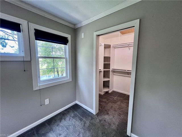 684 Orangewood DR, Virginia Beach, VA 23453