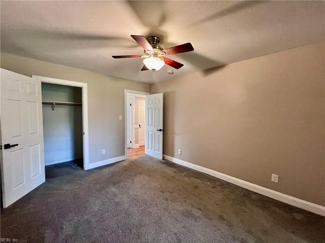 684 Orangewood DR, Virginia Beach, VA 23453
