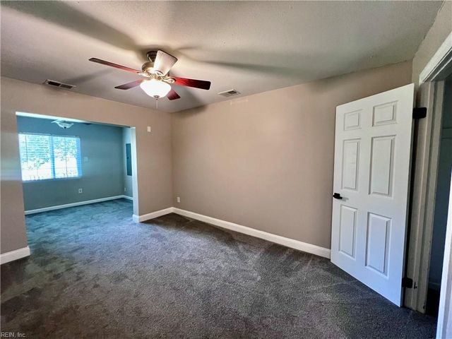 684 Orangewood DR, Virginia Beach, VA 23453