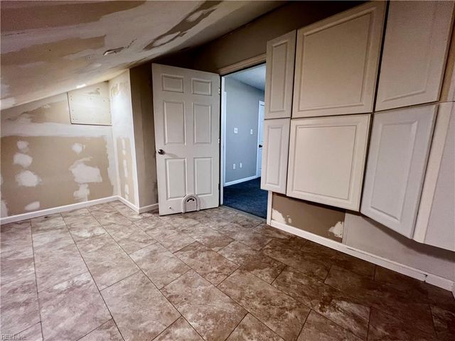 684 Orangewood DR, Virginia Beach, VA 23453