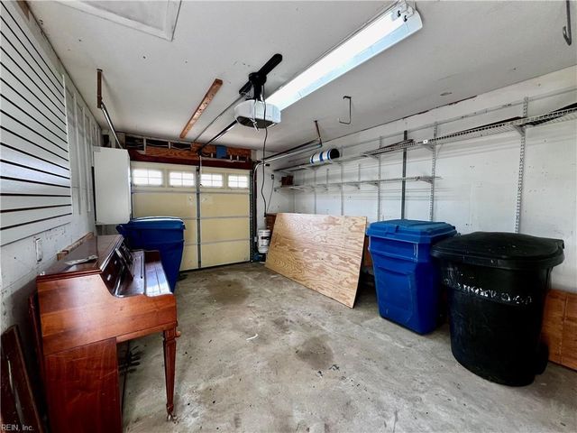 684 Orangewood DR, Virginia Beach, VA 23453
