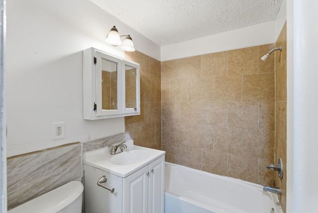 703 S Hydraulic, Wichita, KS 67211