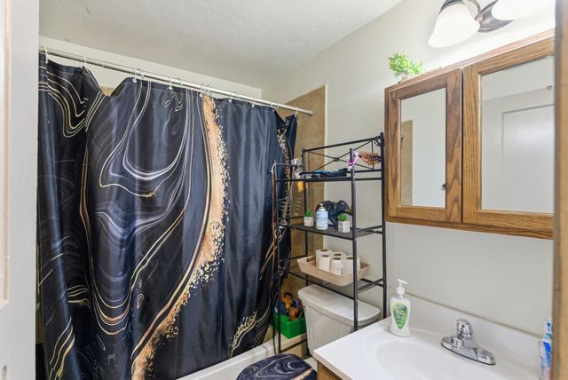 703 S Hydraulic, Wichita, KS 67211