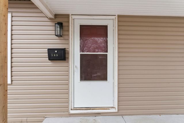 703 S Hydraulic, Wichita, KS 67211