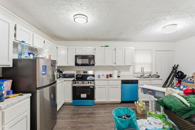 703 S Hydraulic, Wichita, KS 67211