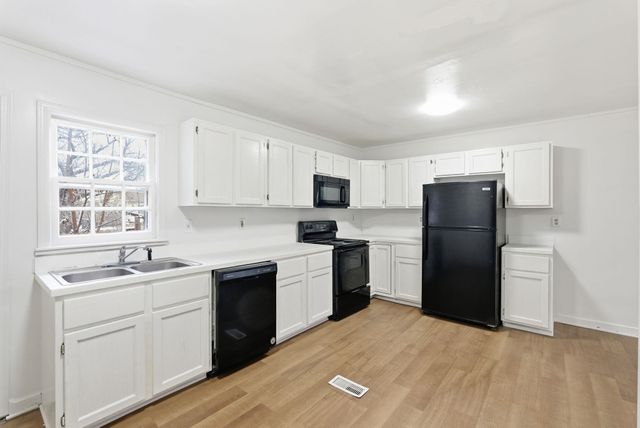 703 S Hydraulic, Wichita, KS 67211