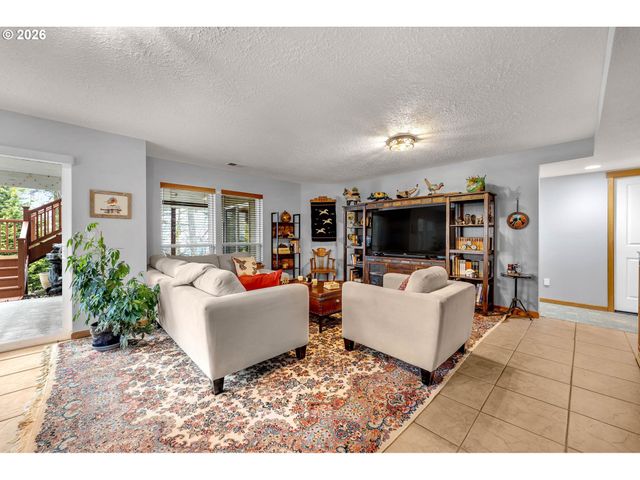 1261 Sw BINFORD LAKE Pkwy, Gresham, OR 97080