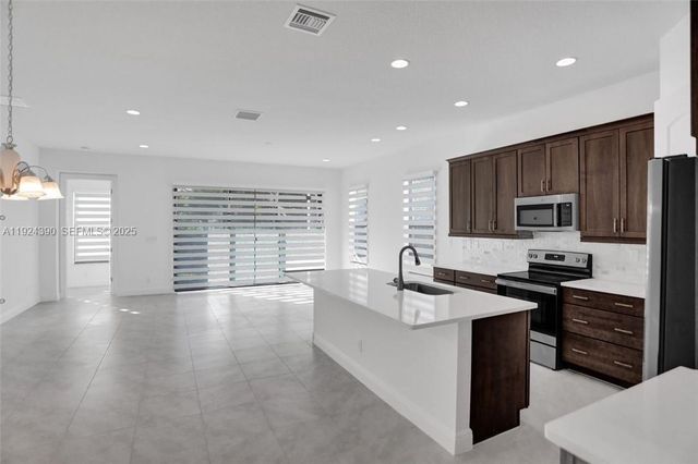 8450 NW 39th Ct 8450, Coral Springs, FL 33065