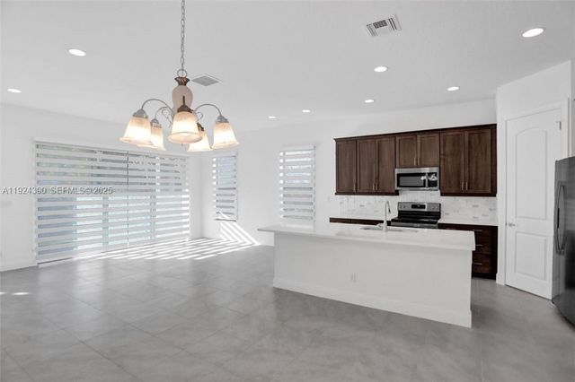 8450 NW 39th Ct 8450, Coral Springs, FL 33065