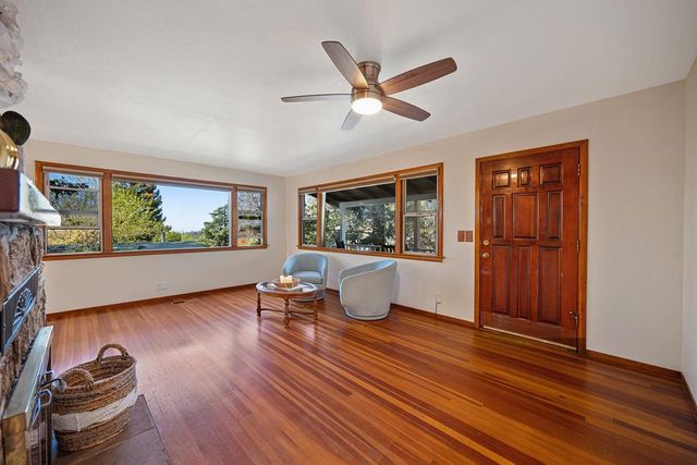 12190 Holly Vista Way, Auburn, CA 95603