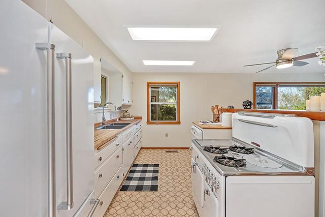 12190 Holly Vista Way, Auburn, CA 95603