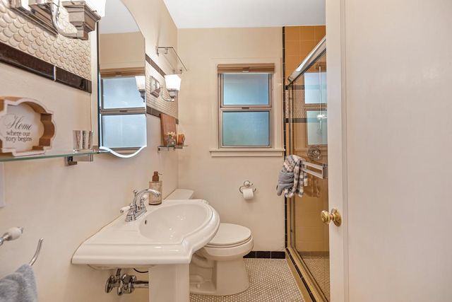 12190 Holly Vista Way, Auburn, CA 95603