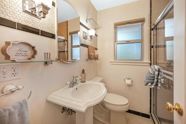 12190 Holly Vista Way, Auburn, CA 95603