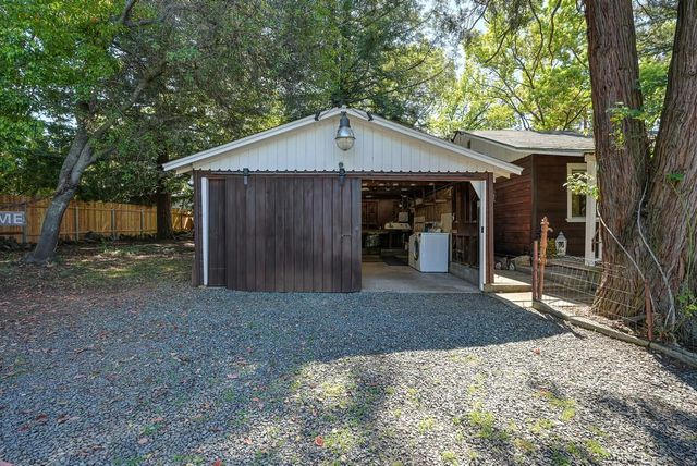 12190 Holly Vista Way, Auburn, CA 95603