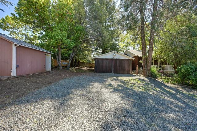 12190 Holly Vista Way, Auburn, CA 95603