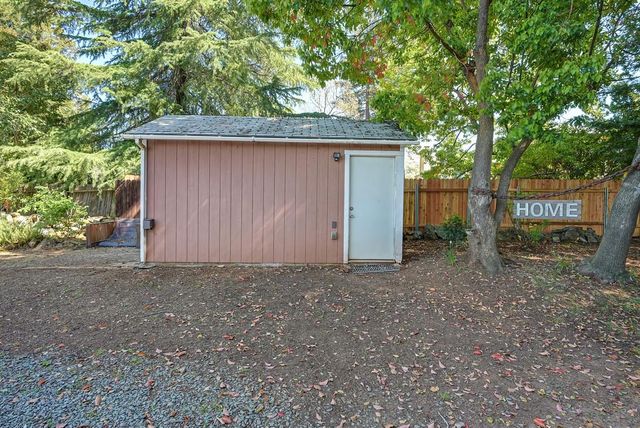 12190 Holly Vista Way, Auburn, CA 95603