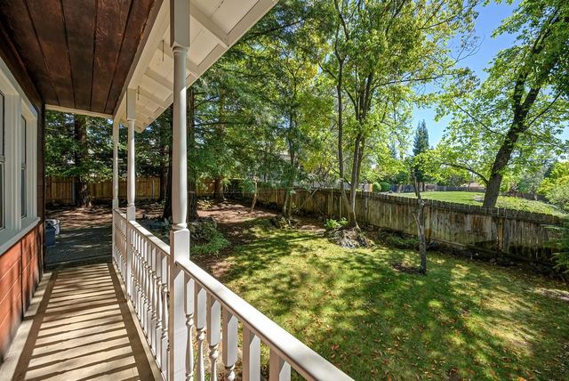 12190 Holly Vista Way, Auburn, CA 95603