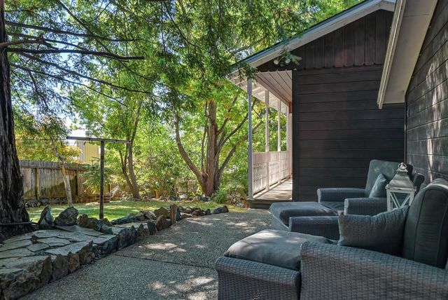 12190 Holly Vista Way, Auburn, CA 95603