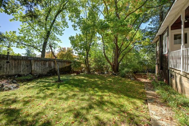 12190 Holly Vista Way, Auburn, CA 95603