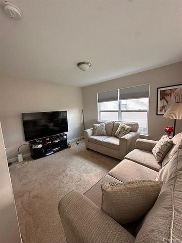 4769 N Stonegate Circle, Lake Orion, MI 48359