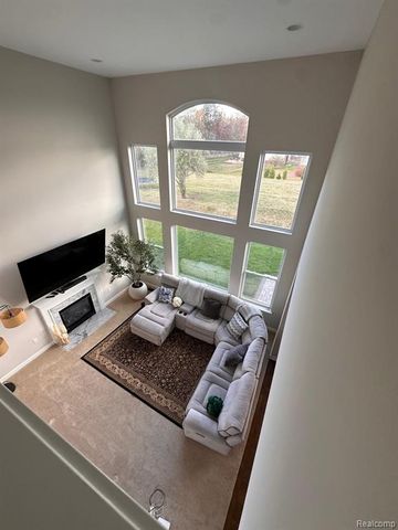 4769 N Stonegate Circle, Lake Orion, MI 48359