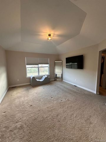 4769 N Stonegate Circle, Lake Orion, MI 48359