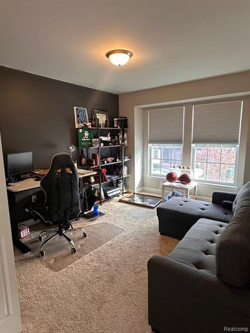 4769 N Stonegate Circle, Lake Orion, MI 48359
