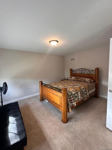 4769 N Stonegate Circle, Lake Orion, MI 48359