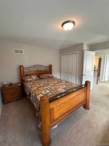 4769 N Stonegate Circle, Lake Orion, MI 48359
