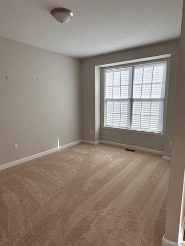 4769 N Stonegate Circle, Lake Orion, MI 48359