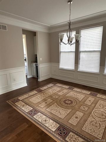 4769 N Stonegate Circle, Lake Orion, MI 48359