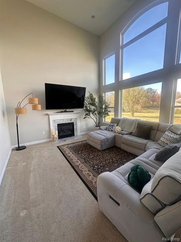 4769 N Stonegate Circle, Lake Orion, MI 48359