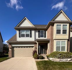 4769 N Stonegate Circle, Lake Orion, MI 48359