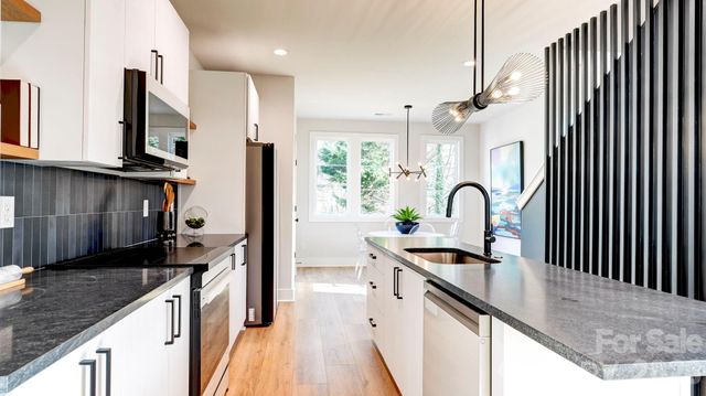 1308 Carolyn Drive, Charlotte, NC 28205