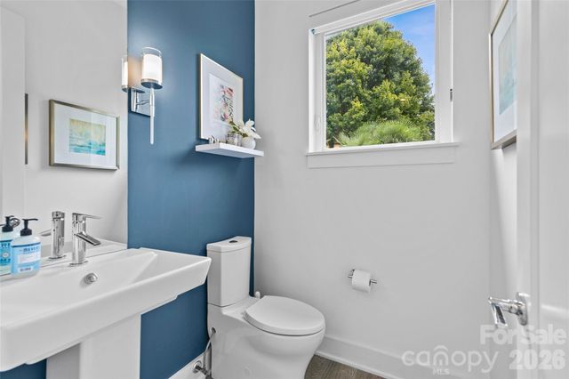 1237 Realta Drive, Charlotte, NC 28211